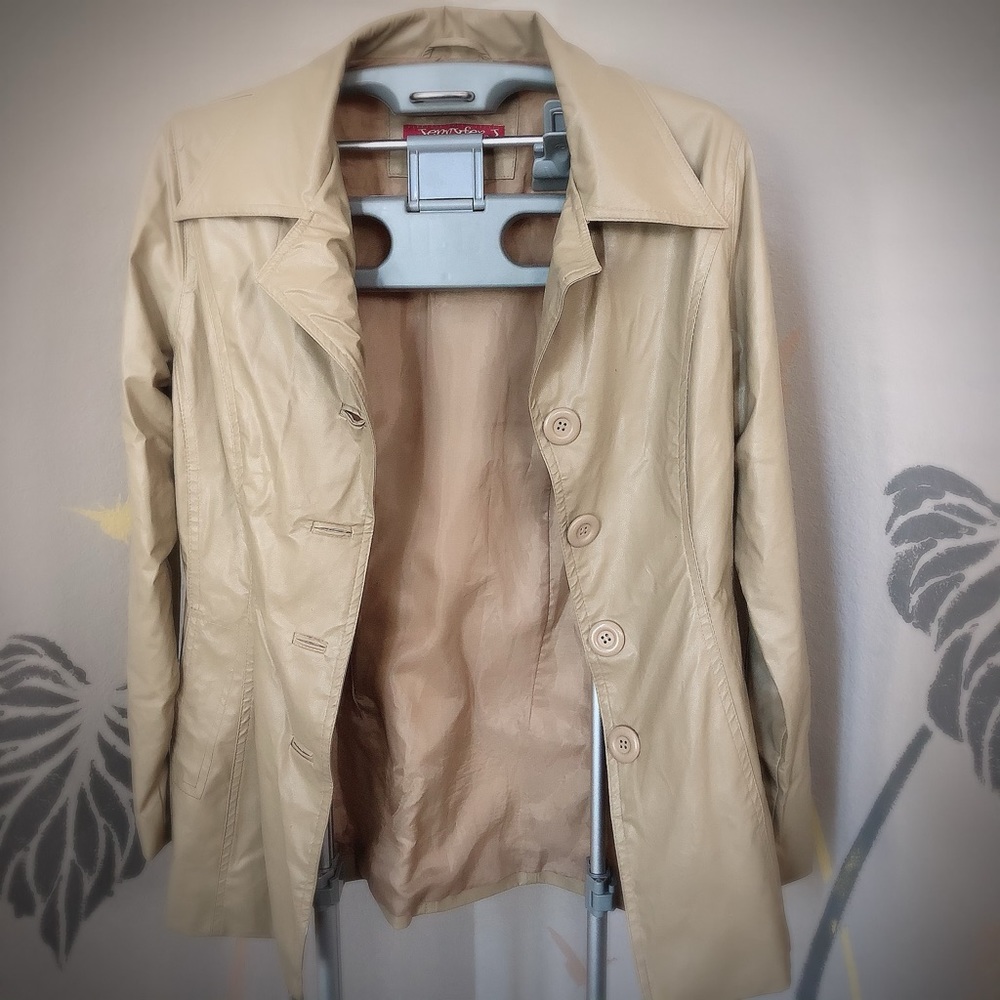 Tan Coat 🧥